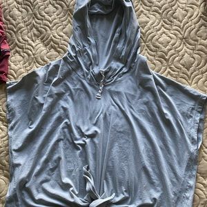 Hooded lululemon crop top